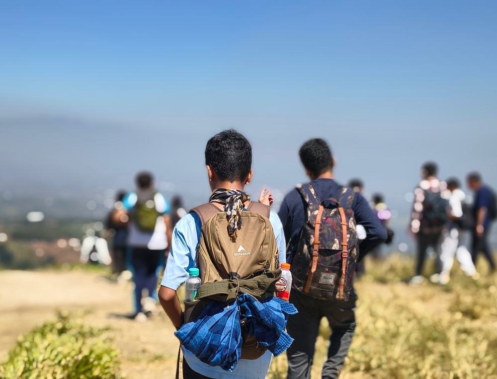 Menapaki Puncak Gunung Pangradinan: Belajar Sabar, Mandiri, dan Peduli — foto 1