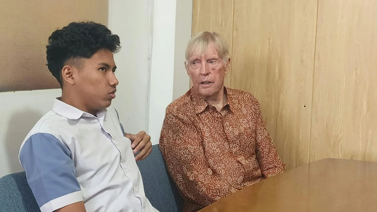 Talk with Native: Siswa Berdialog dengan Tamu dari London, Aljazair, dan Togo