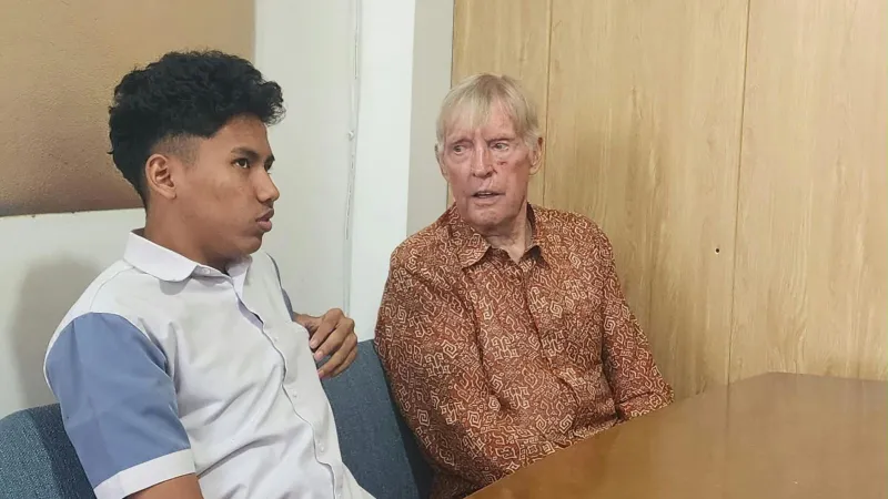 Talk with Native: Siswa Berdialog dengan Tamu dari London, Aljazair, dan Togo