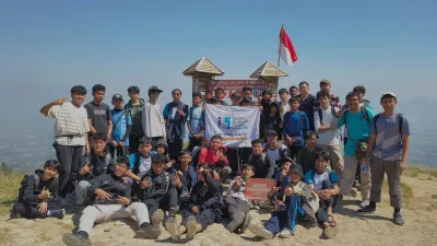 Hiking Puncak Gunung Pangradinan