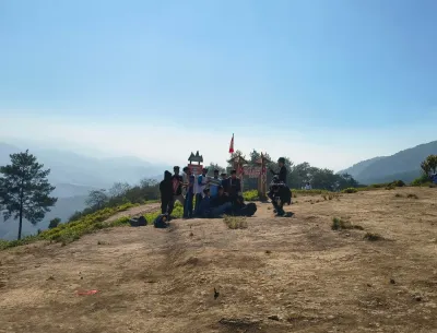 Hiking Puncak Gunung Pangradinan